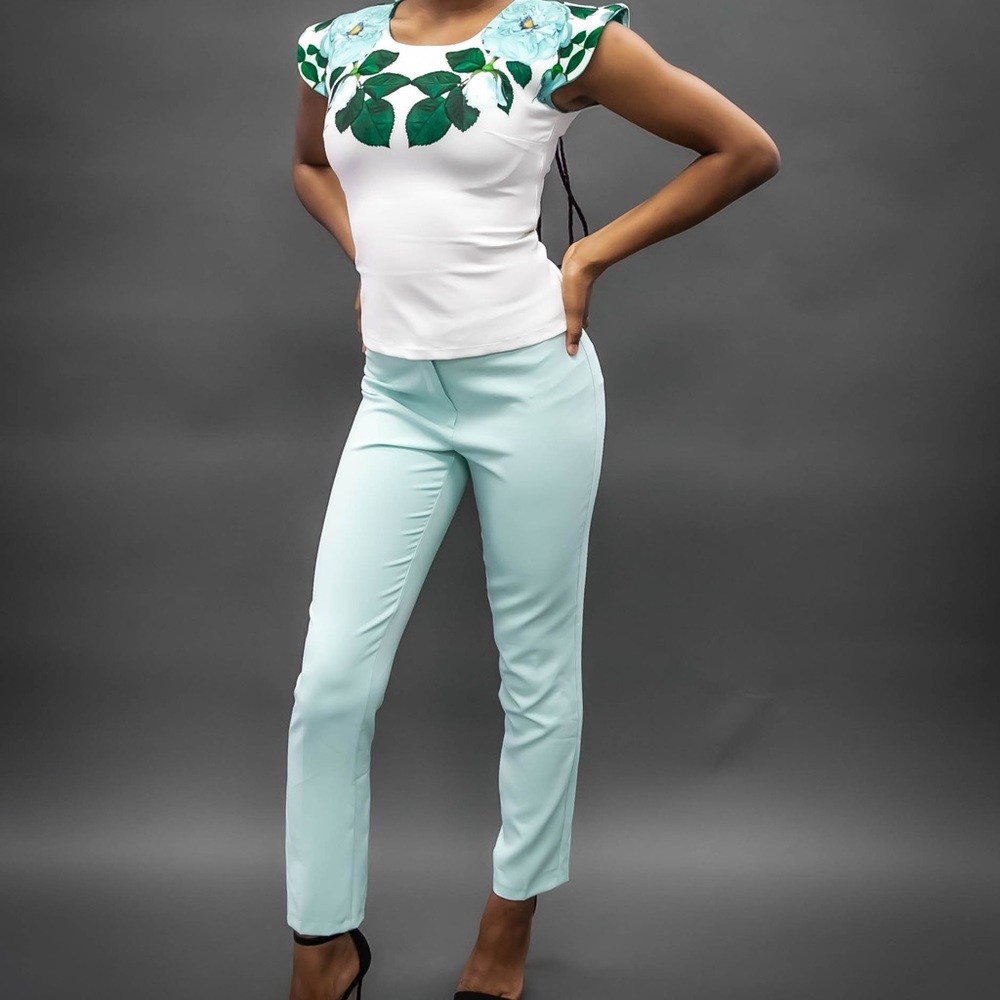 Fabulous 2 piece set in pastel green